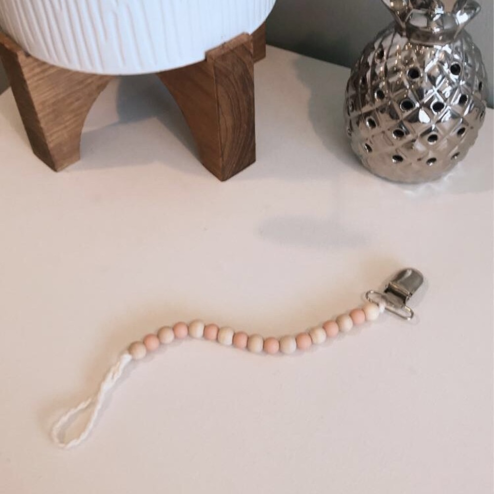 perfectly peach paci clip